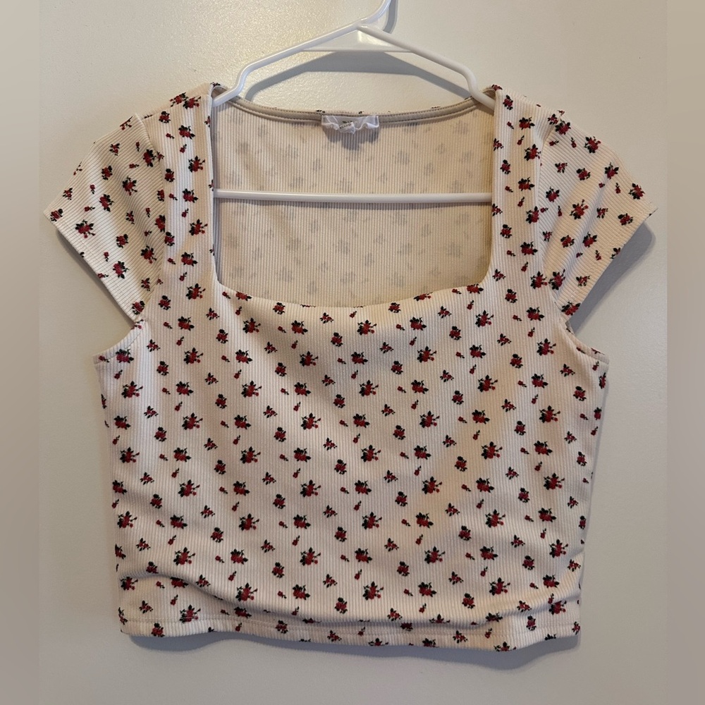 Chic Floral Square Neck Crop Top